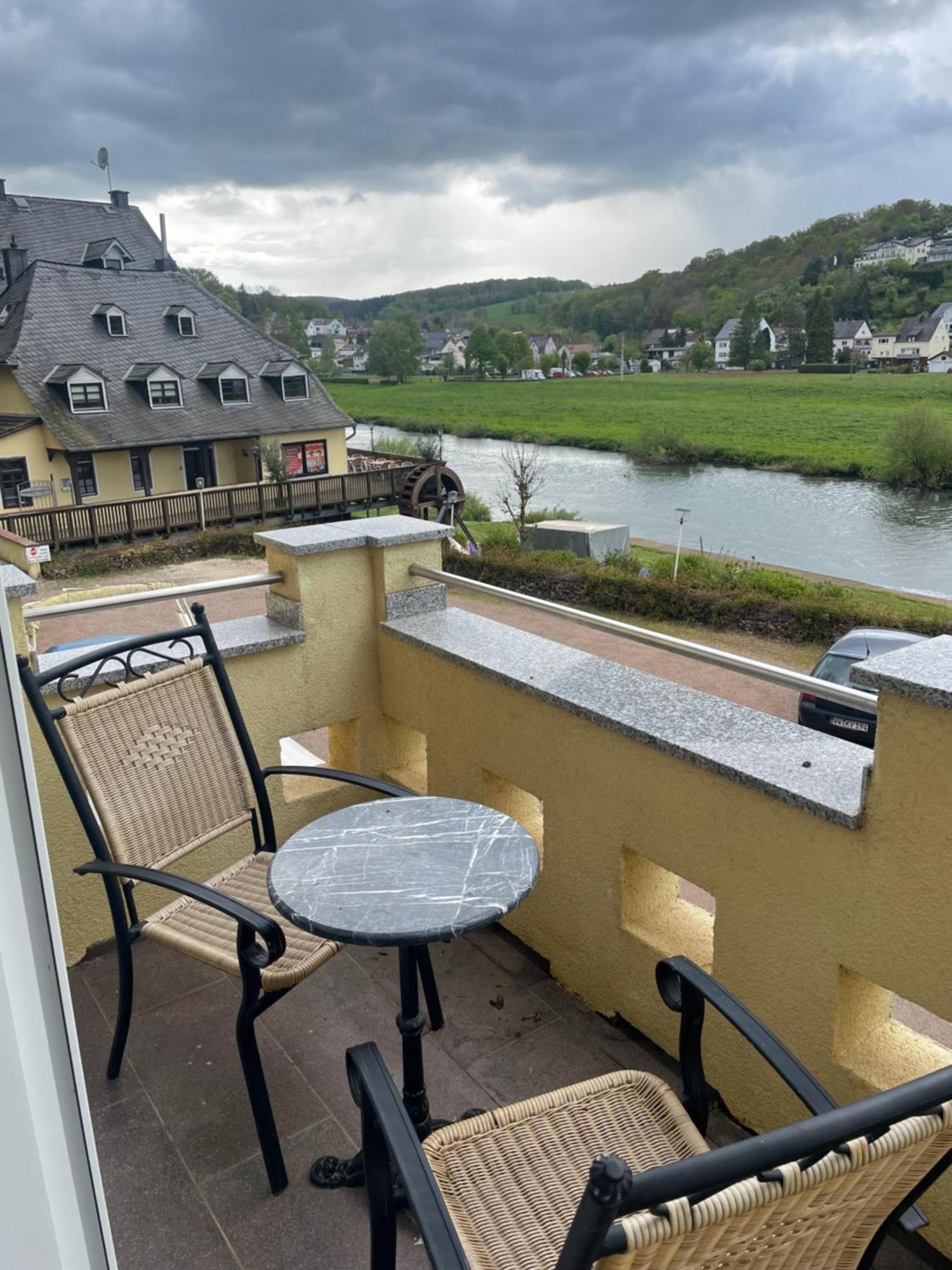 Ferienwohnung Riverside Resort Idyllisch Direkt An Der Lahn Diez Εξωτερικό φωτογραφία
